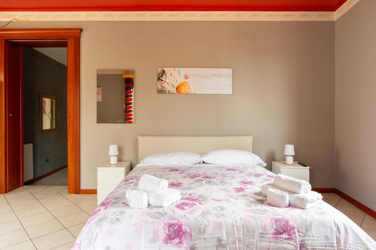 2 Apartments - Akragas Home 1 & 2 On Via Atenea City Center With View Agrigento Bagian luar foto