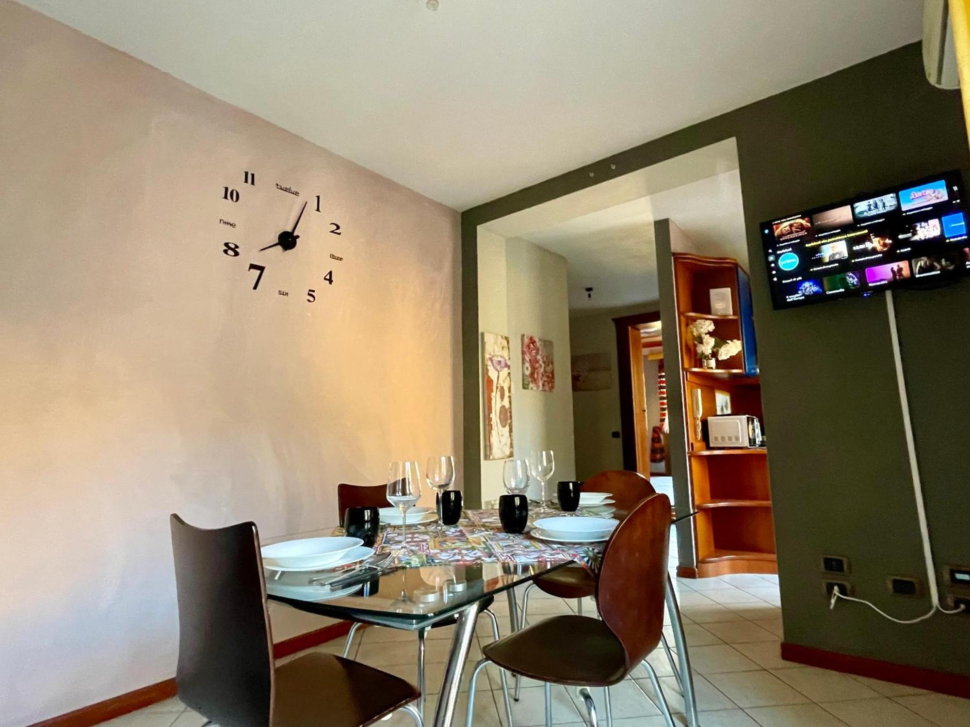2 Apartments - Akragas Home 1 & 2 On Via Atenea City Center With View Agrigento Bagian luar foto
