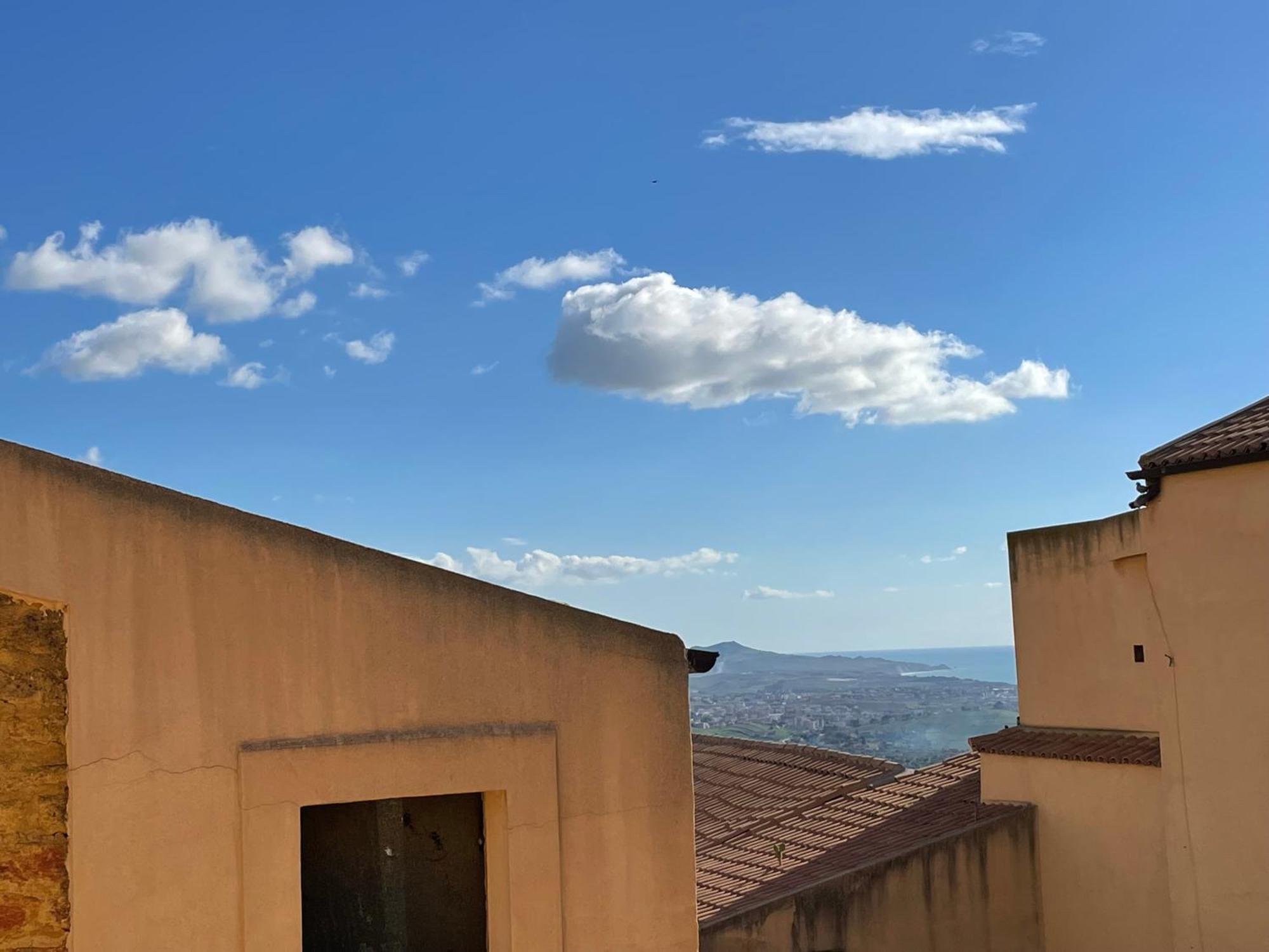 2 Apartments - Akragas Home 1 & 2 On Via Atenea City Center With View Agrigento Bagian luar foto