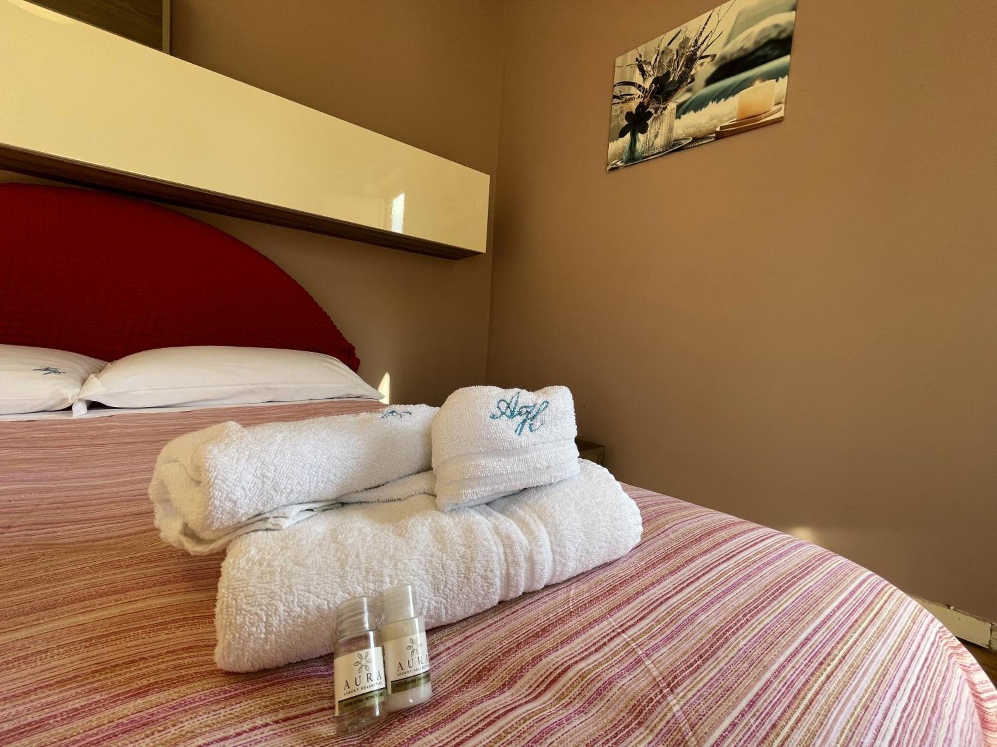 2 Apartments - Akragas Home 1 & 2 On Via Atenea City Center With View Agrigento Bagian luar foto