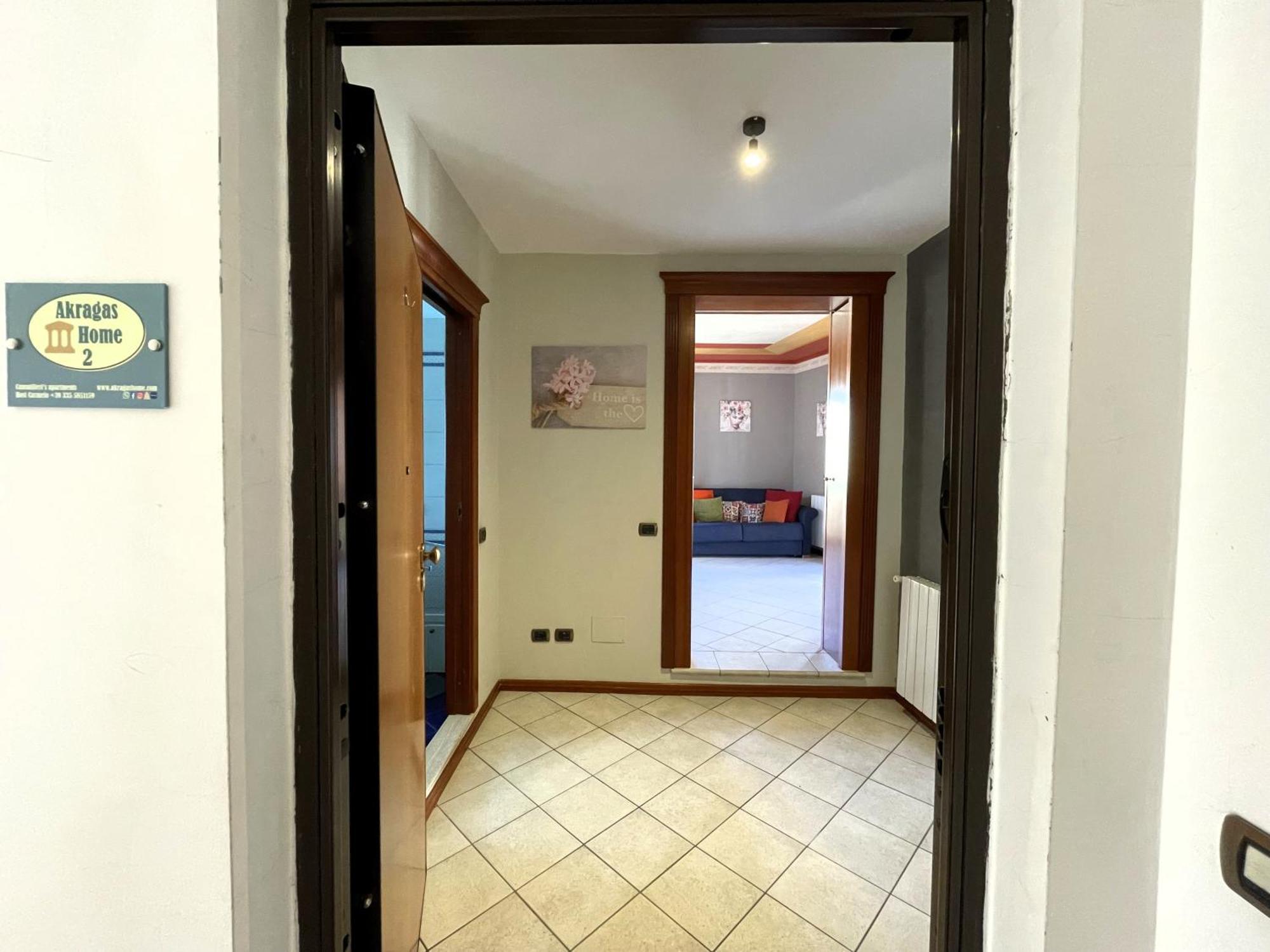 2 Apartments - Akragas Home 1 & 2 On Via Atenea City Center With View Agrigento Bagian luar foto